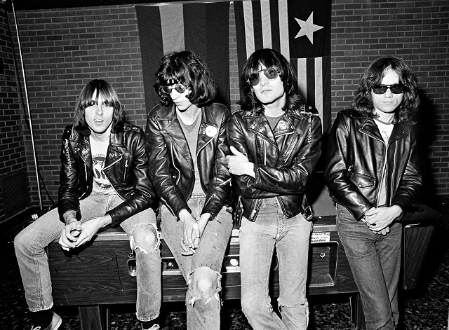 RED080325RAMONES01_001