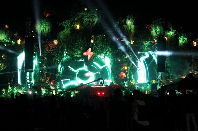 DJ Pearl performs at the tropical jungle-themed Sonic Realm. Photo: Saahil Singh Yaduvanshi