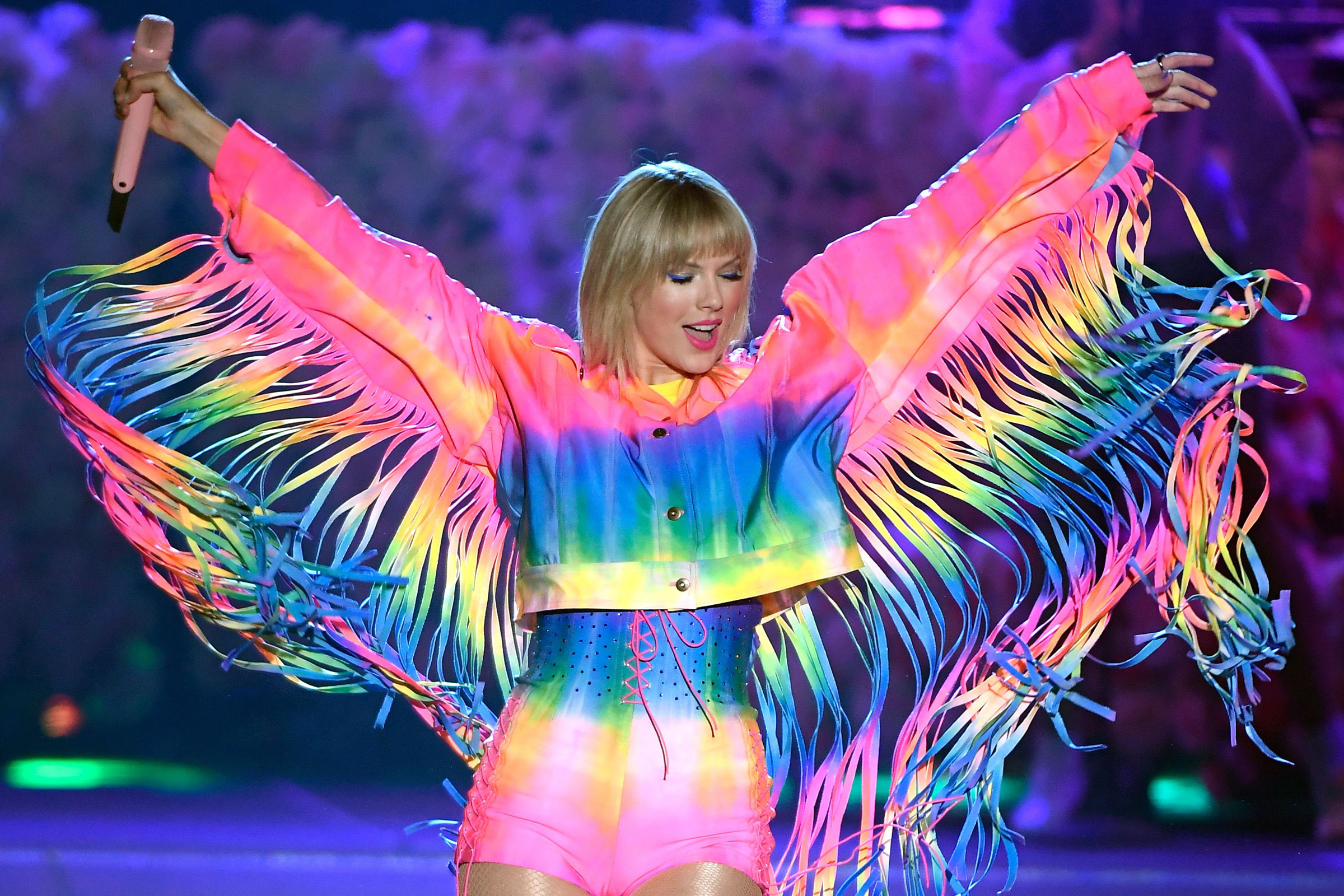 hear-taylor-swift-celebrate-pride-with-pointed-new-single-you-need-to