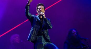 Watch: 17-Year-Old Surprises Crowd After Brandon Flowers Pulls Him On Stage at Killers Show