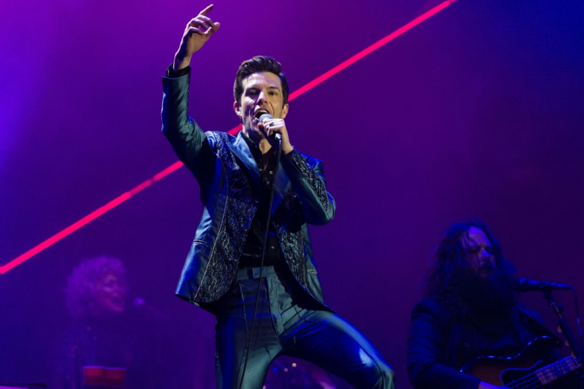 Watch: 17-Year-Old Surprises Crowd After Brandon Flowers Pulls Him On Stage at Killers Show