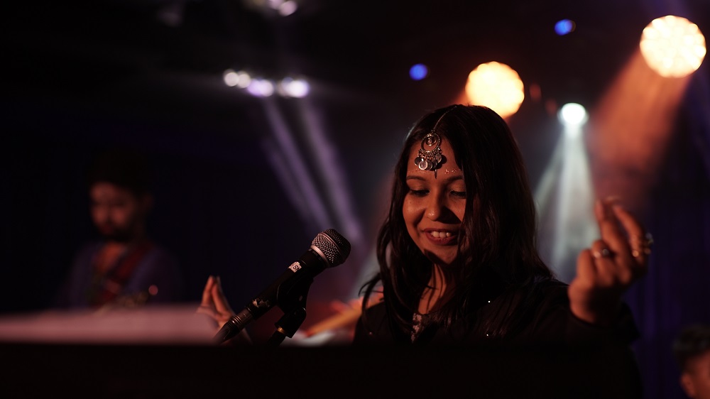 Hear Aanchal Shrivastava’s Chirpy New Single ‘Chithi Khat Aur Tum’