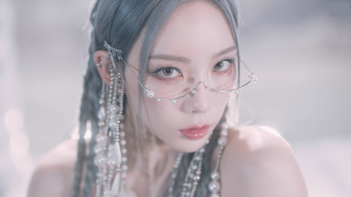 Watch Girls Generation's TAEYEON 's Alluring Music Video 'INVU'