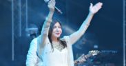 Alka Yagnik singing live in 2018