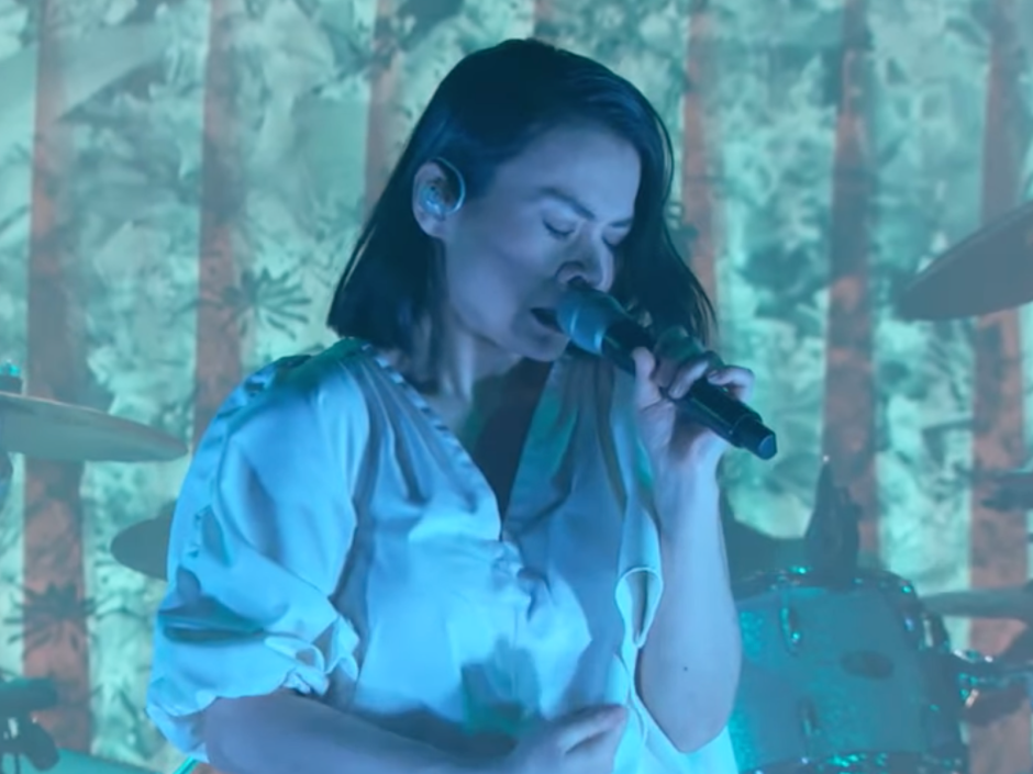 Mitski’s ‘Stay Soft’ Performance on ‘Kimmel’ Is a Master Class in Theatrics