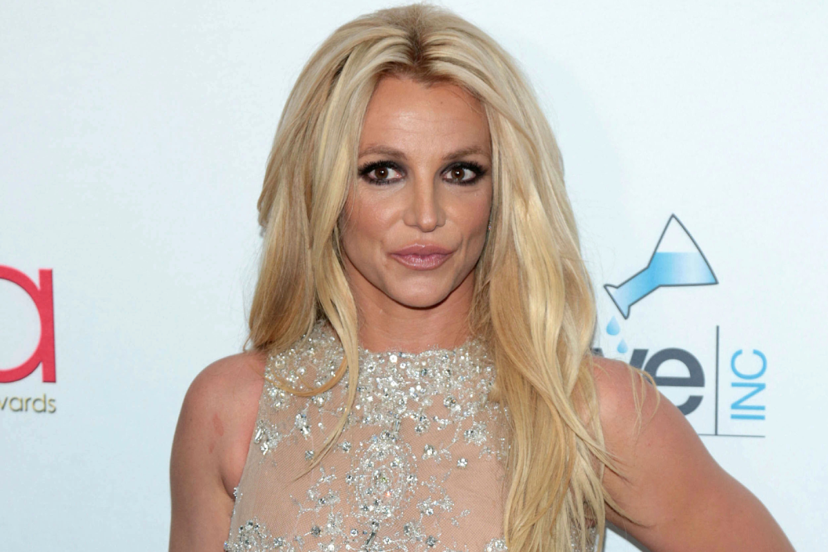 Britney Spears Is Pregnant and Determined to Deprive the Paparazzi of Photos