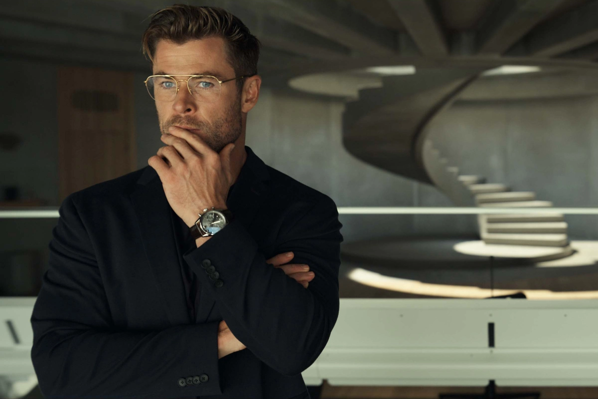 ‘Spiderhead’: Chris Hemsworth Goes Deranged Pharma Bro in a Soulless Anti-Tech Screed