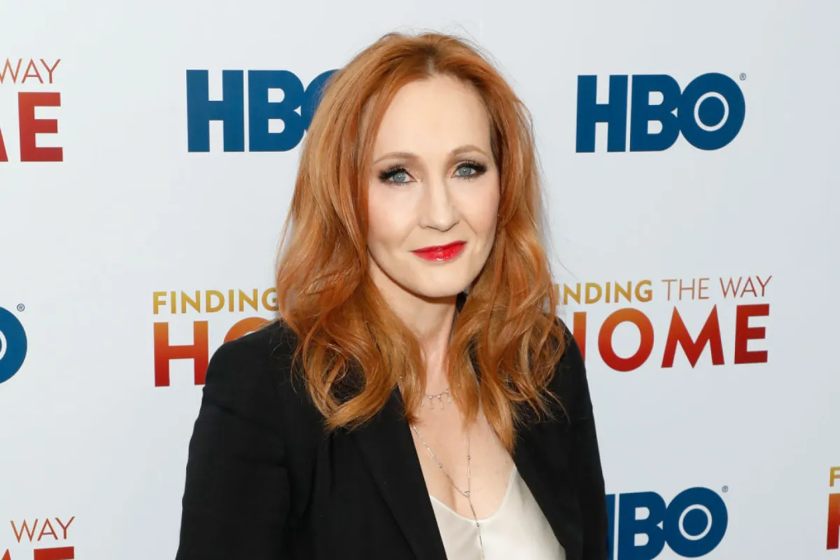 J.K. Rowling Receives Death Threats Following Salman Rushdie Attack