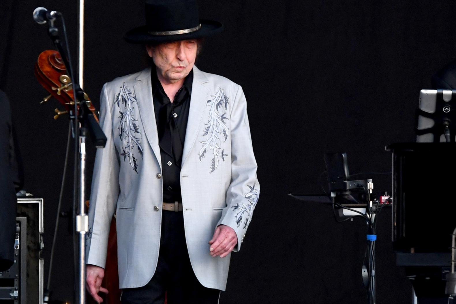 Bob Dylan Didn’t Actually Hand-Sign All Those Copies Of His New Book, Publisher Admits