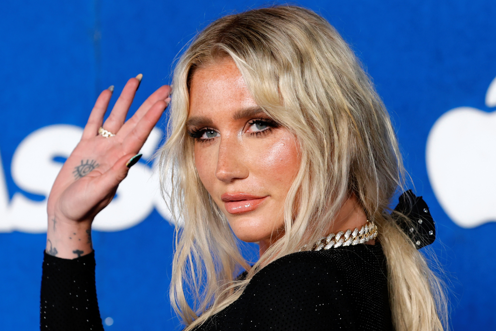 Kesha Teases New 2023 Music While Eating Lunch