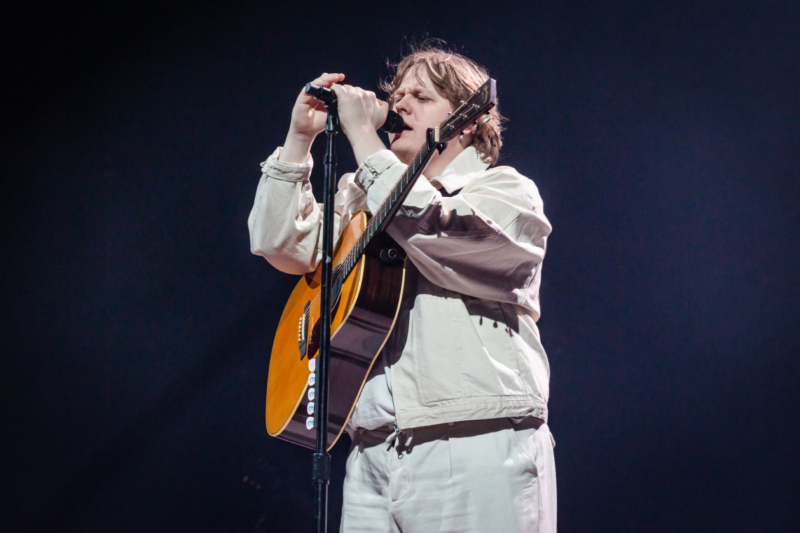 Lewis Capaldi Cosplays as Different Netflix Shows in ‘How I’m Feeling Now’ Documentary Announcement