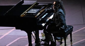 Lenny Kravitz Leads Oscars ‘In Memoriam’ Tribute With ‘Calling All Angels’