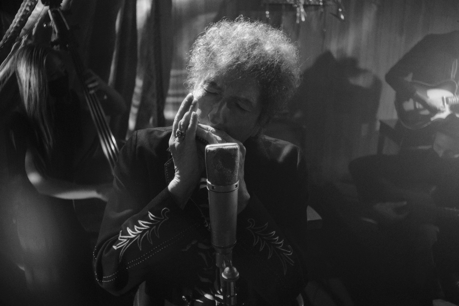 Bob Dylan Makes His Classic Songs Seem Stunningly Brand-New on ‘Shadow Kingdom’