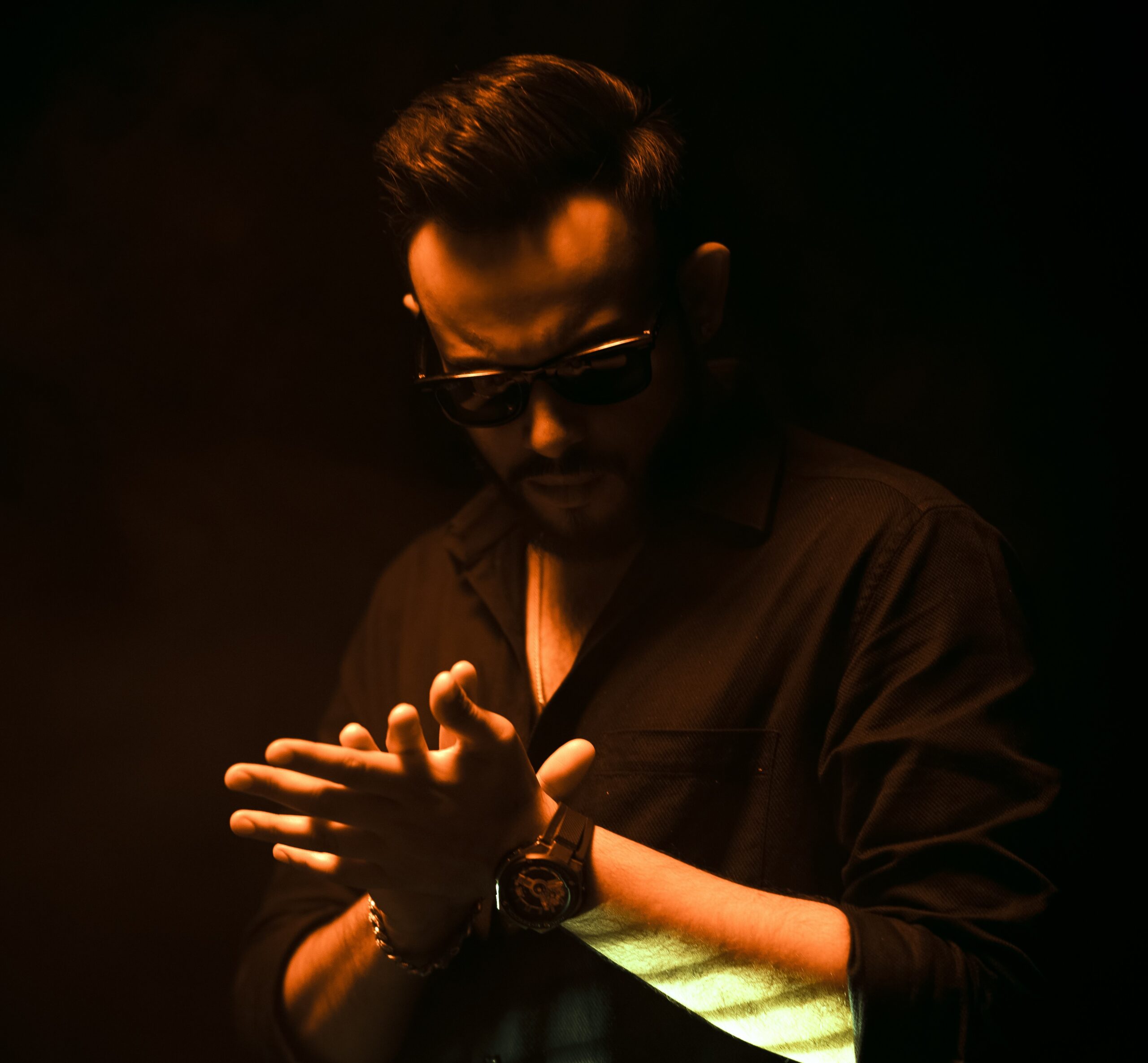 Rishi Roy parle de sa nouvelle chanson “Azaad Hai” et de sa collaboration avec des artistes hip-hop indiens