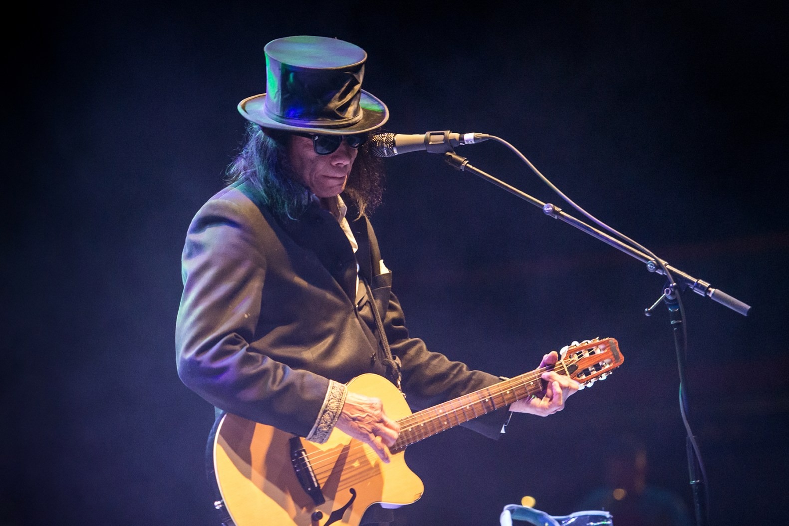 Rodriguez, Obscure Rocker Rediscovered by ‘Searching for Sugar Man,’ Dead at 81