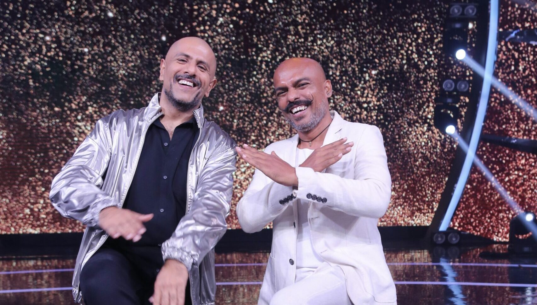 Vishal Dadlani and Prashant Ingole Get a Chant Going on World Cup Anthem ‘India India’