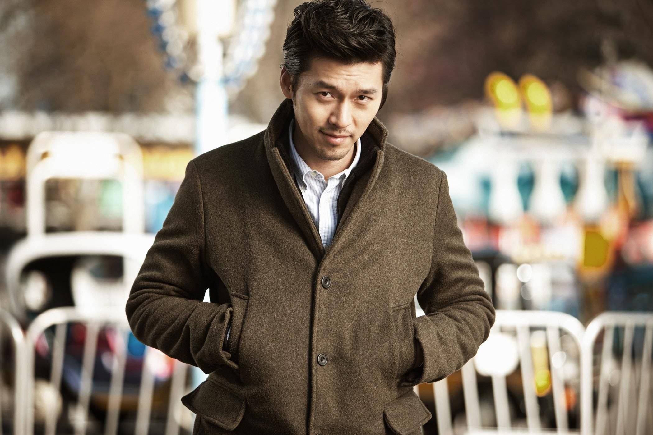 Hyun Bin in a still for 'Late Autumn'