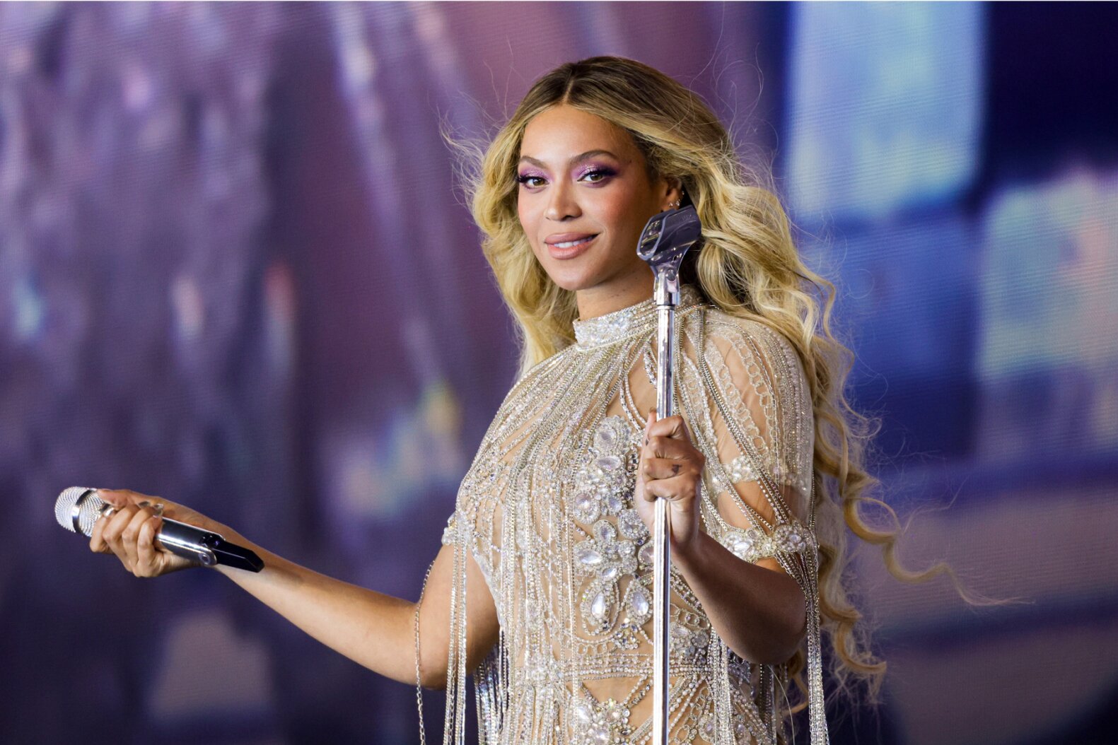 Beyoncé Announces New Album ‘Act II’, Releases 2 Singles