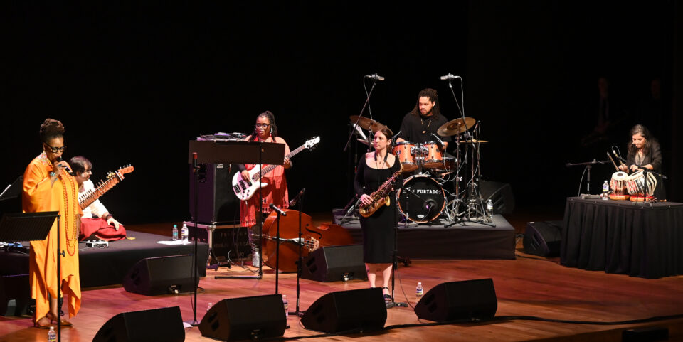 Dianne Reeves on stage with Indian artists at NCPA, Mumbai. 
