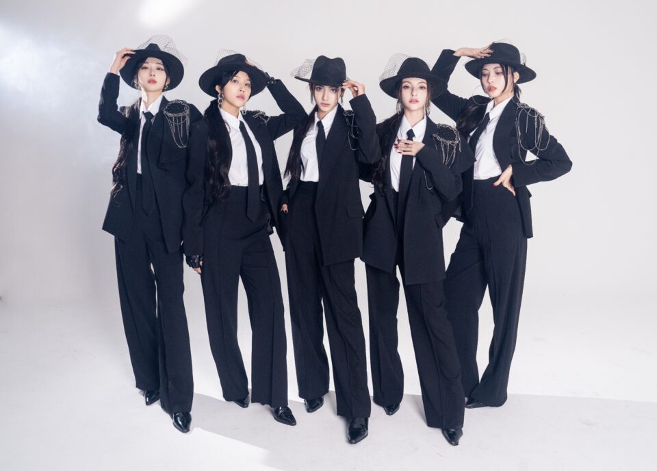 X:IN group photo for ESCROW Entertainment.