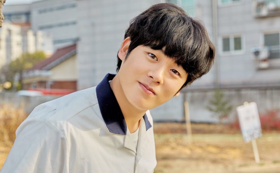 Lee Jung-ha plays Kim Bong-seok in 'Moving'