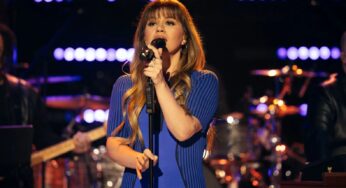 Kelly Clarkson Goes From Ballad to Belting in Moving Metallica ‘Sad But True’ Cover