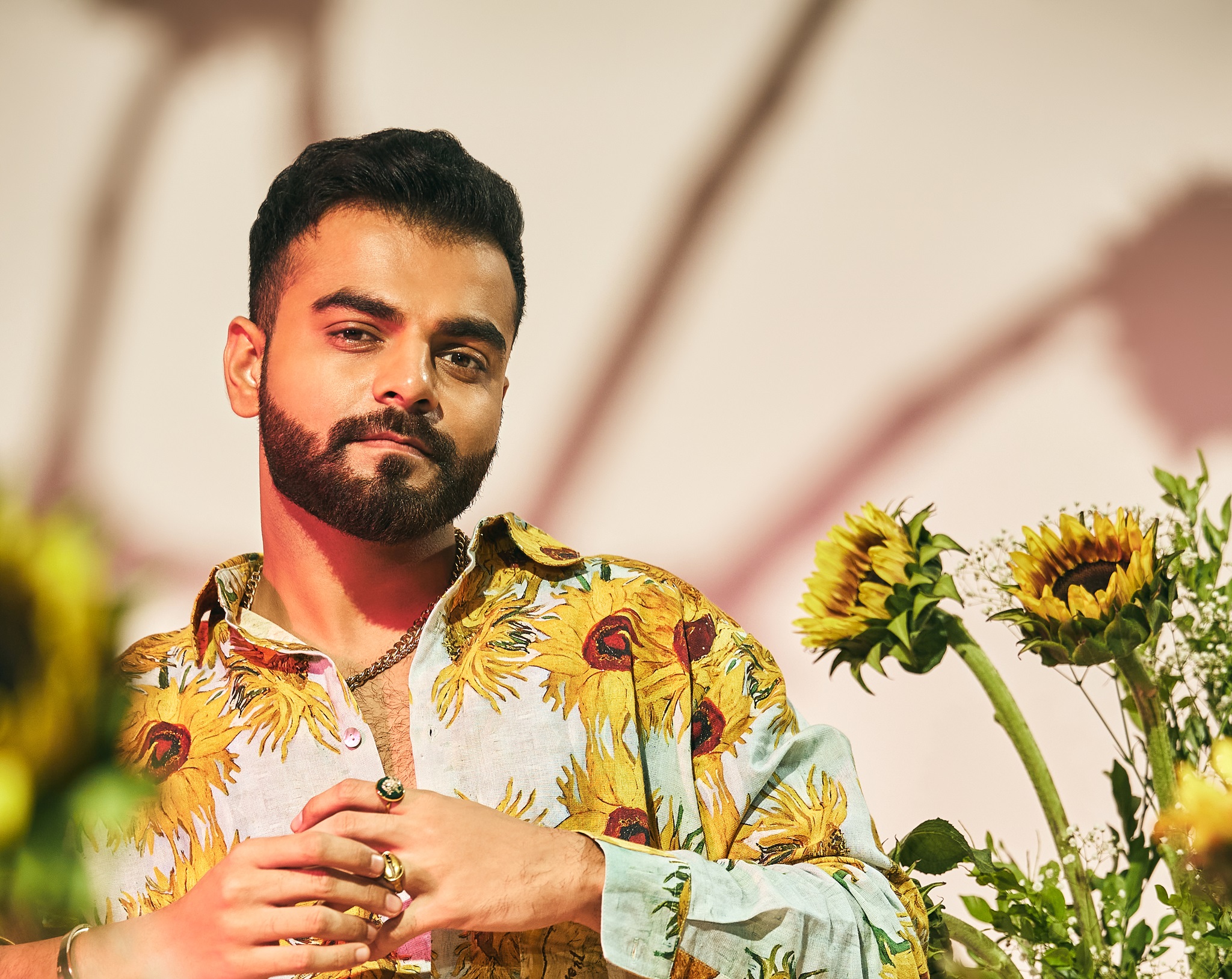 Dhaval Kothari wearing sunflower tshirt