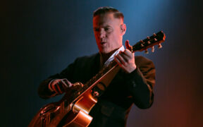 Bryan Adams Announces India Tour