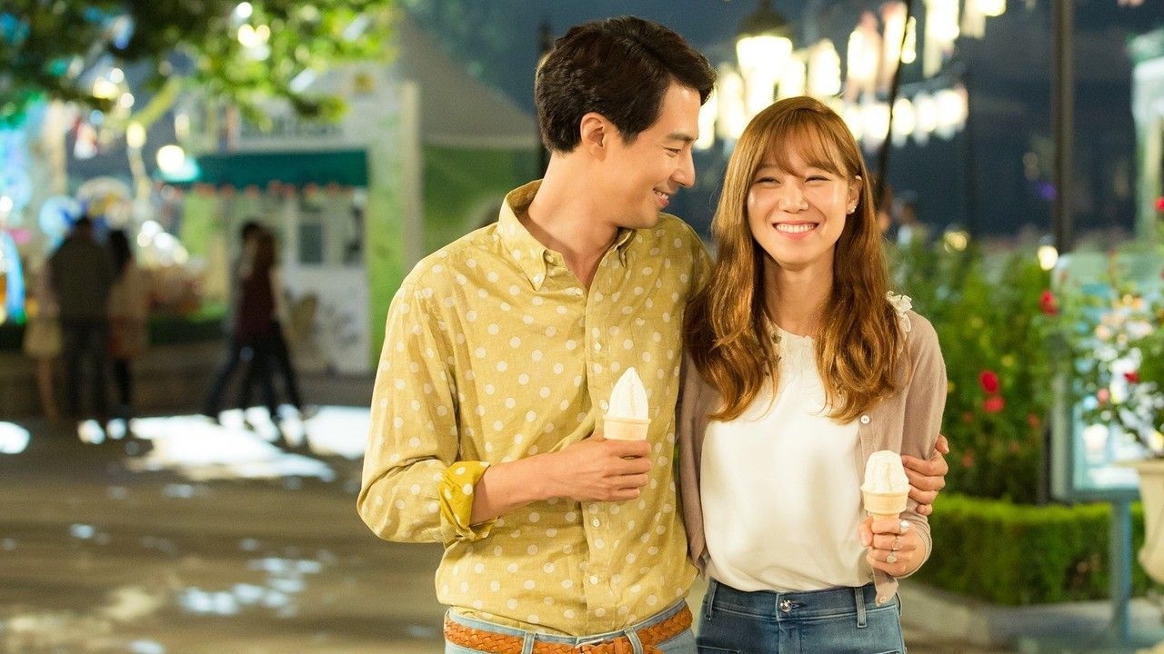 Zo In-sung and Gong Hyo-jin plays Ji Hae-soo in a scene still from 'It's Okay, That's Love'