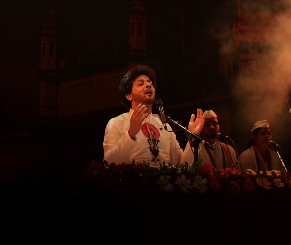 Mahesh Kale performs at his concert Abhangwari in Mumbai