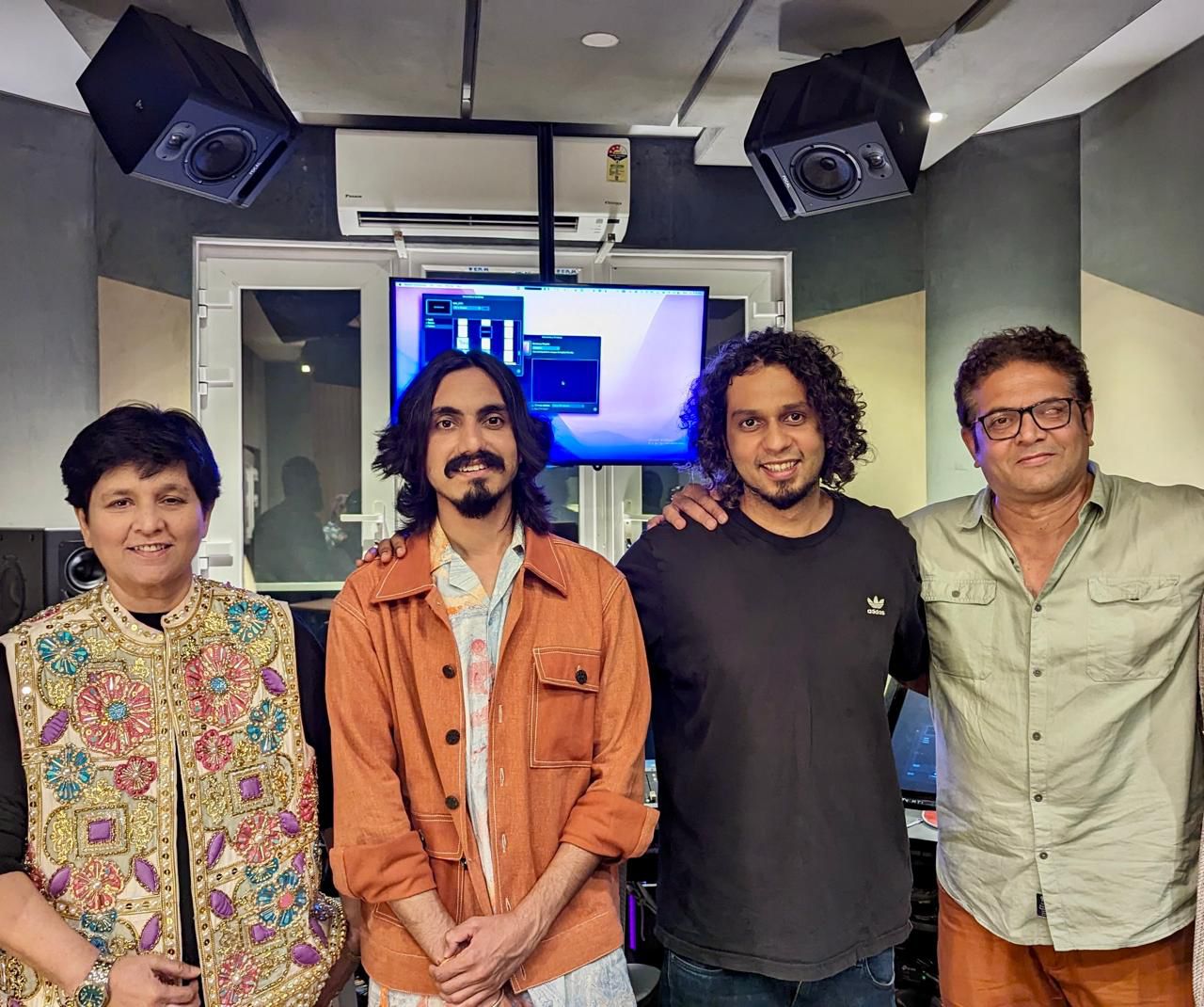 Falguni Pathak, Aditya Gadhvi, Achint and Saumya Joshi