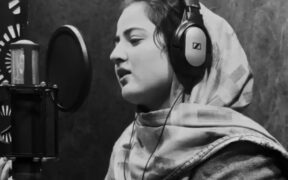 Singer Masrat Un Nisa recording songs