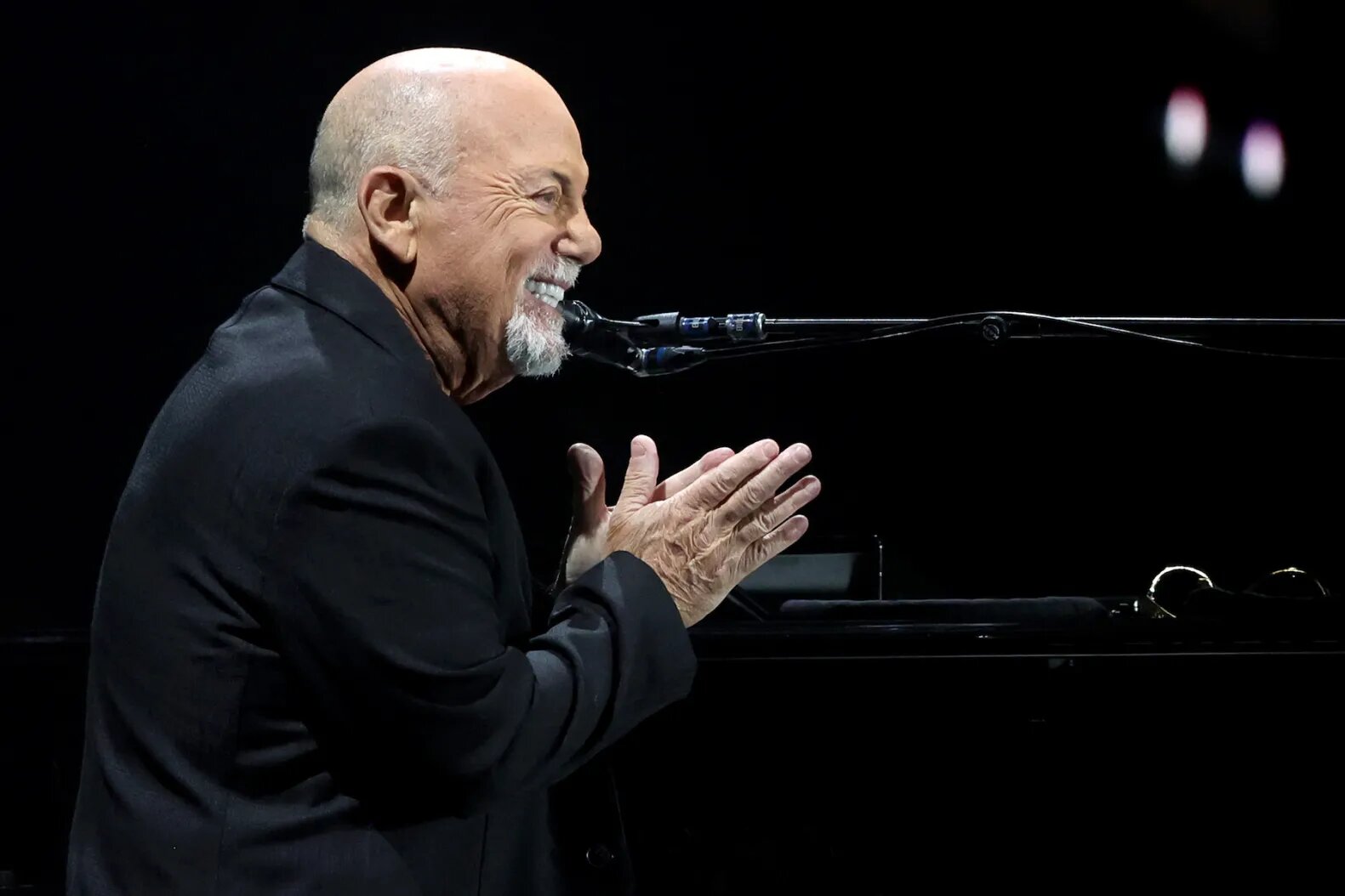 Watch Billy Joel Play ‘Whole Lotta Love’ With Jason Bonham at New Year’s Eve Blowout