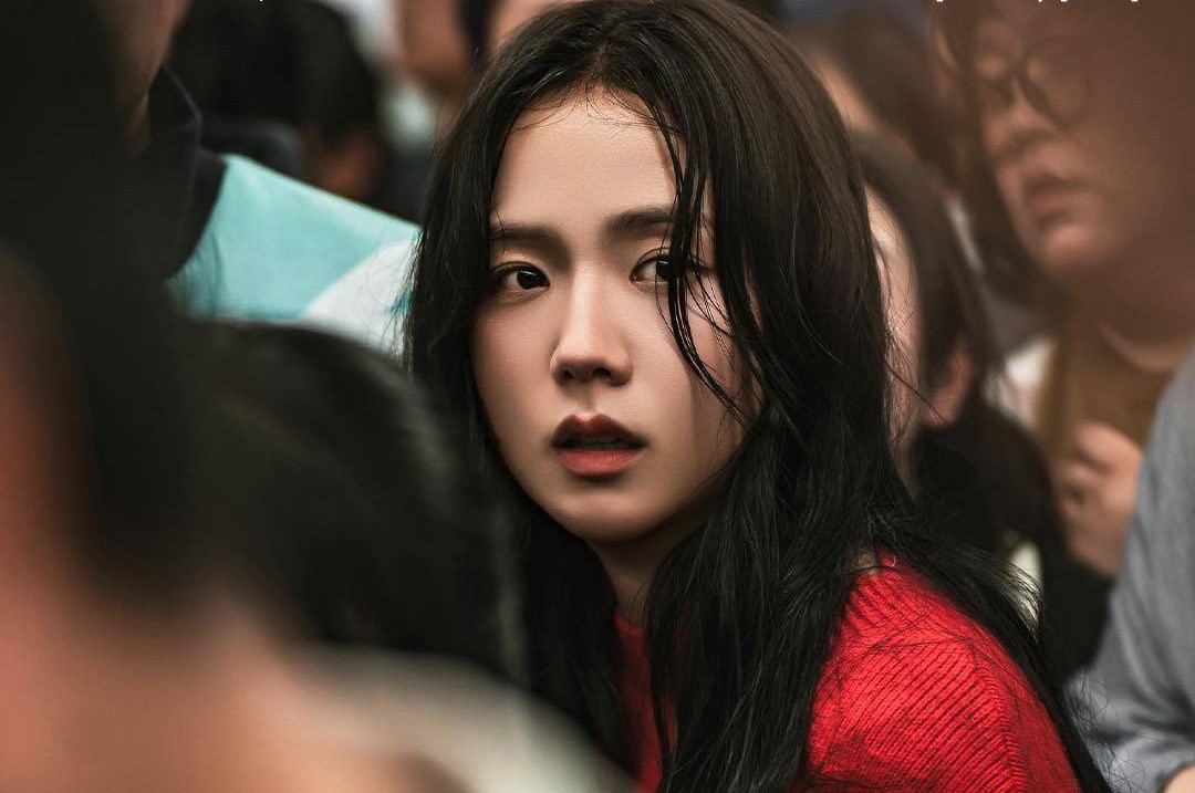 Jisoo in a still from 'Newtopia'