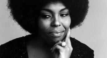 Roberta Flack, Grammy-Winning Soul Singer, Dead at 88