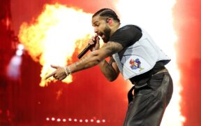 Drake onstage at Wireless Festival 2025