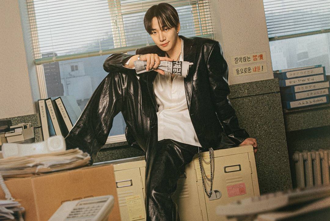 Lee Jun-ho for the poster of 'Typhoon Family'