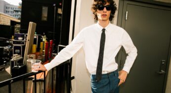 Sombr Steps Into the Wild, Wild West in New ‘Homewrecker’ Video